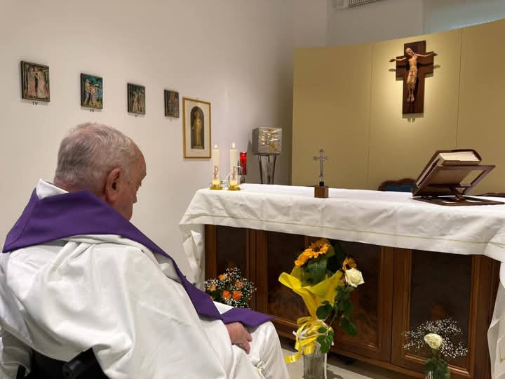 Pope Francis' first picture since His hospitalization at Gemeli hospital